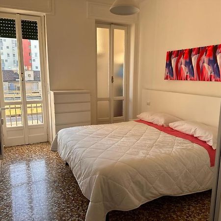 Kibilu - Via Lomellina Mm Argonne - Linate Airport Appartement Milaan Buitenkant foto